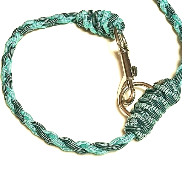 Short Paracord Leash For In Town/ City Walking - Picture 3 of 3